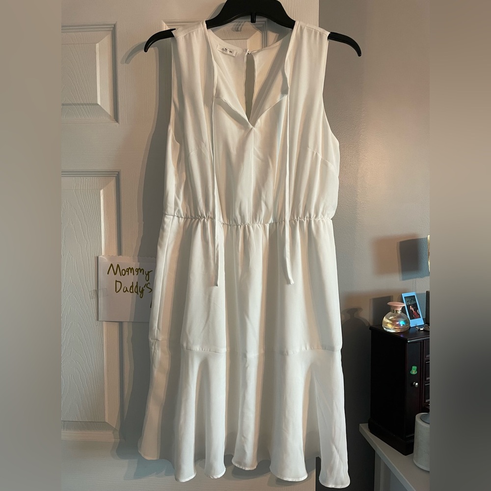 White lined dress